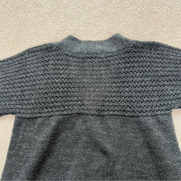 Urban Behavior sweater - Picture 8 of 8